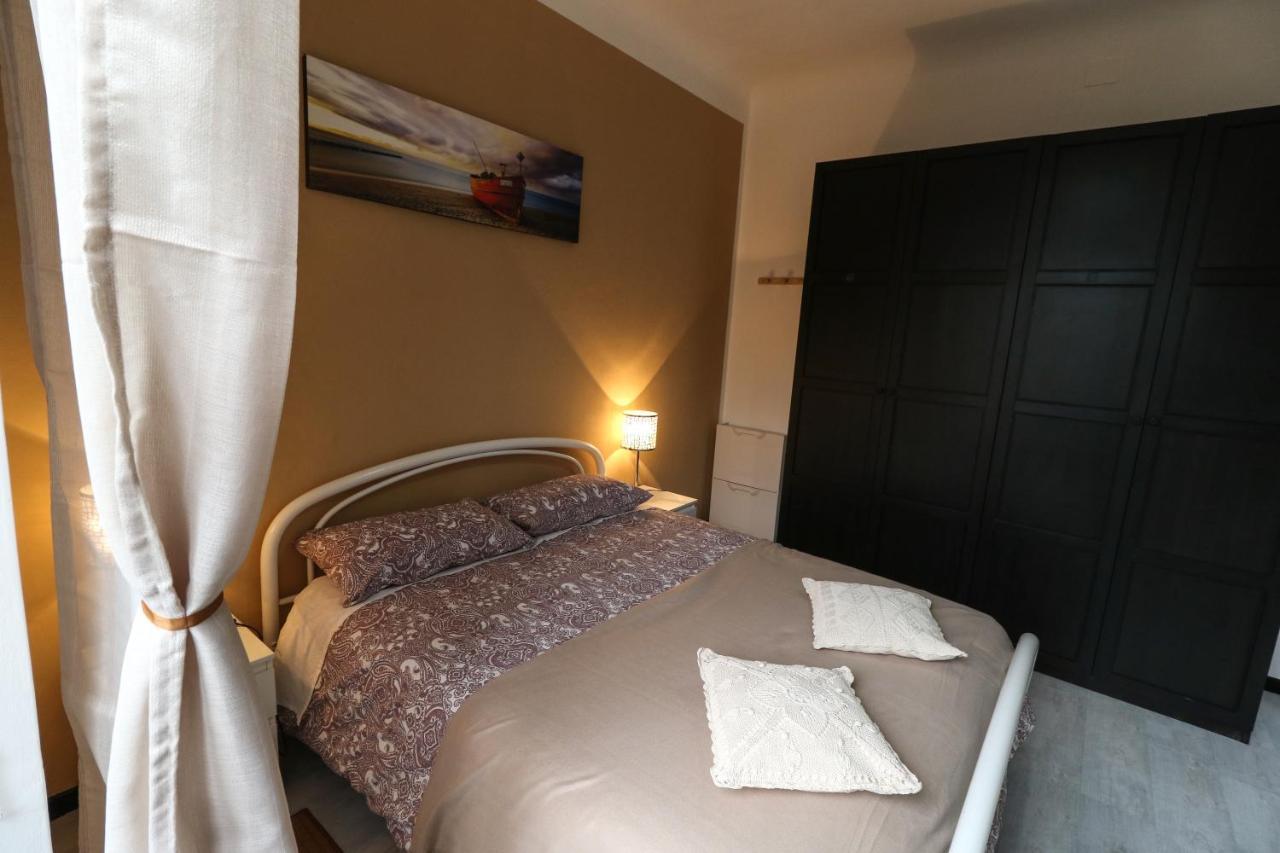 La Darsena. Apartamento Savona Exterior foto